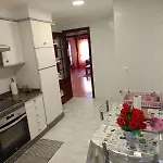 Piso Amplio En Con Parking * Vigo