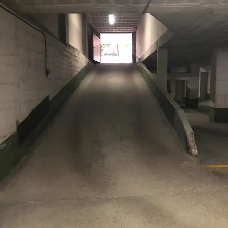 Piso Amplio En Con Parking Vigo