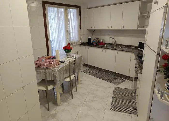 Piso Amplio En Con Parking * Vigo