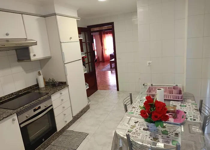 Piso Amplio En Con Parking * Vigo